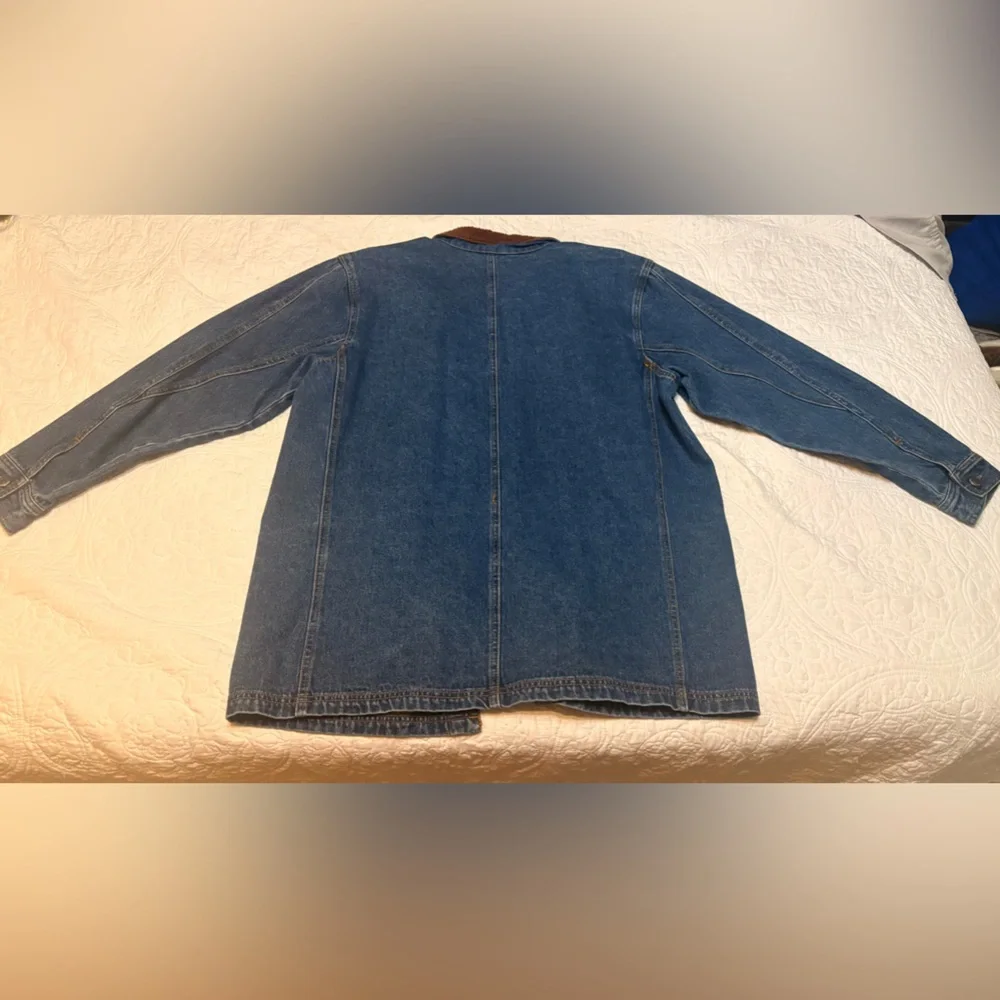 Vintage Haik’s Denim Barn Jacket with Star Button Detail - Picture 2 of 9